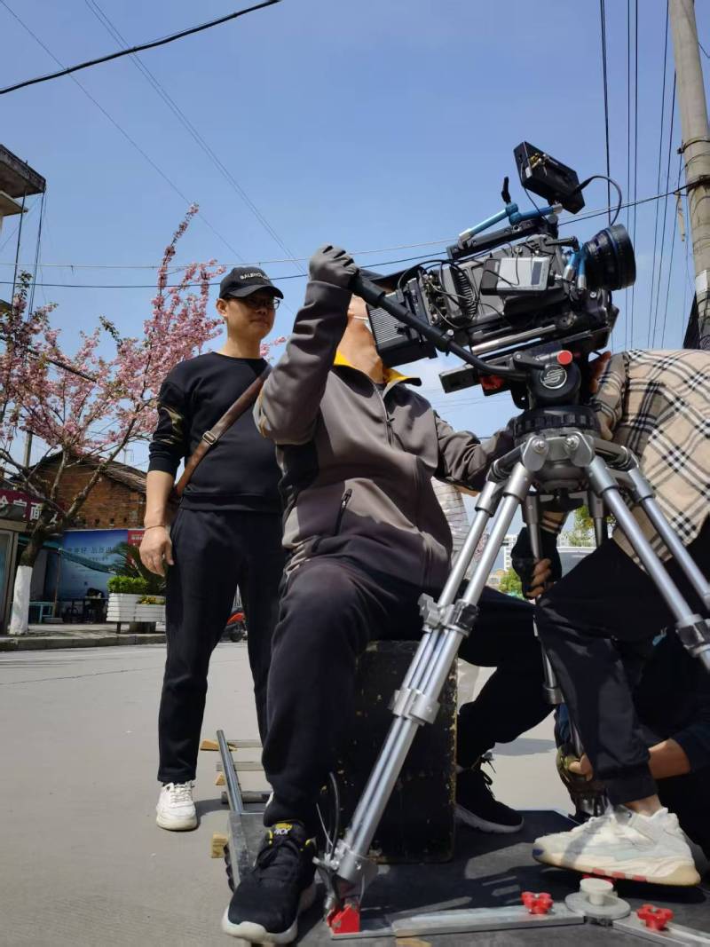 蒙山县广告片拍摄：快消品牌爆款之选，网感内容适配社媒传播！